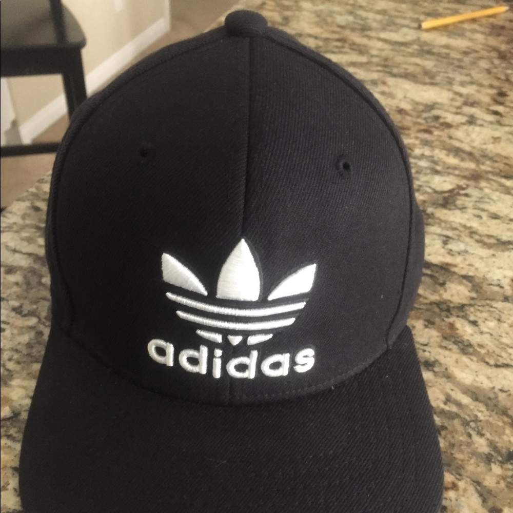 Adidas hat. Adult size